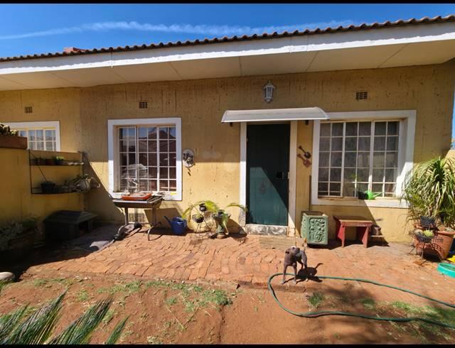 2 BEDROOM TOWNHOUSE FOR SALE IN KOOKRUS